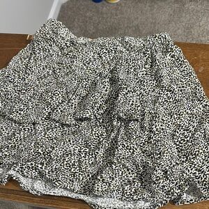 Stylish Black and White Women's Skirt